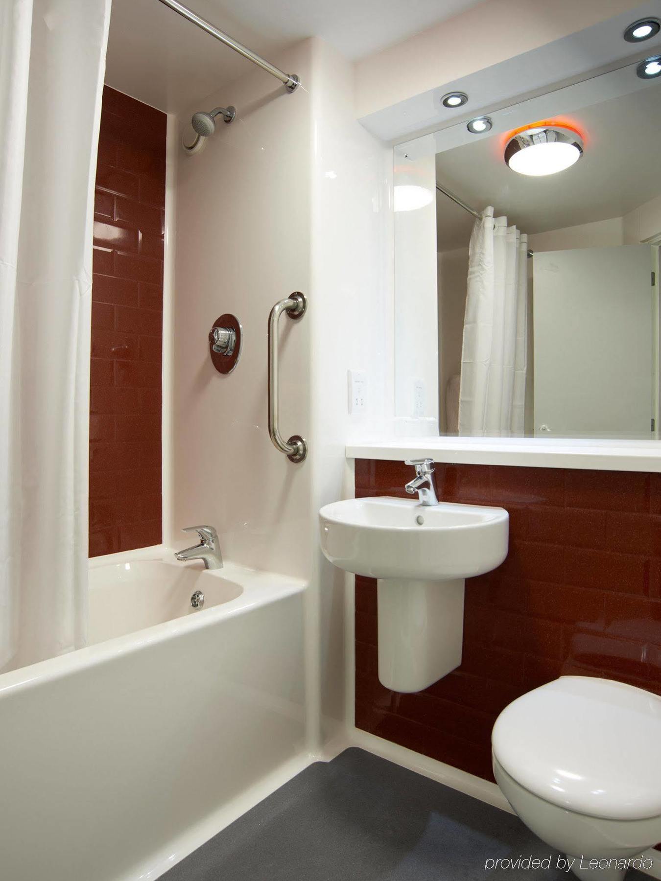 Travelodge Manchester Central Arena Extérieur photo