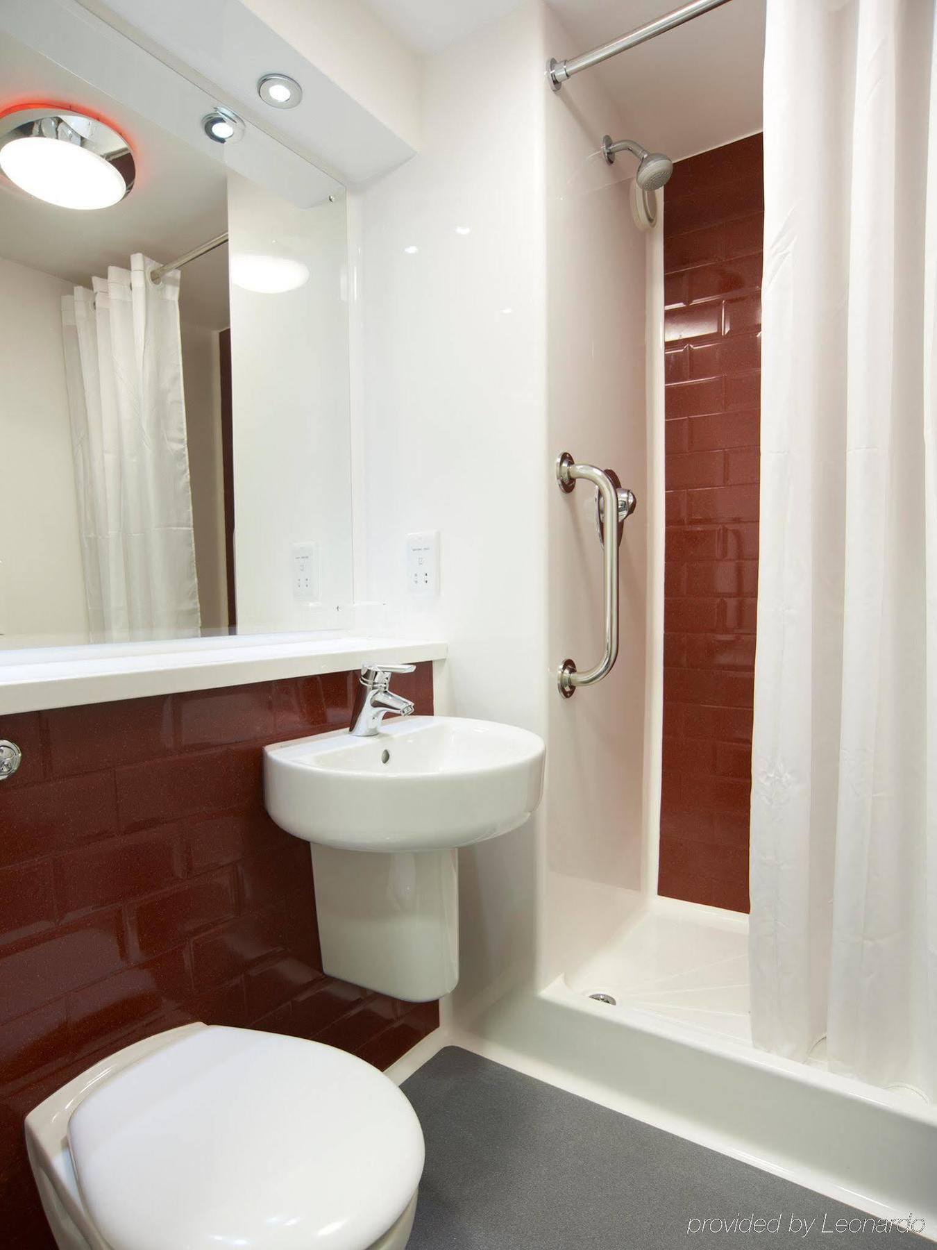 Travelodge Manchester Central Arena Extérieur photo