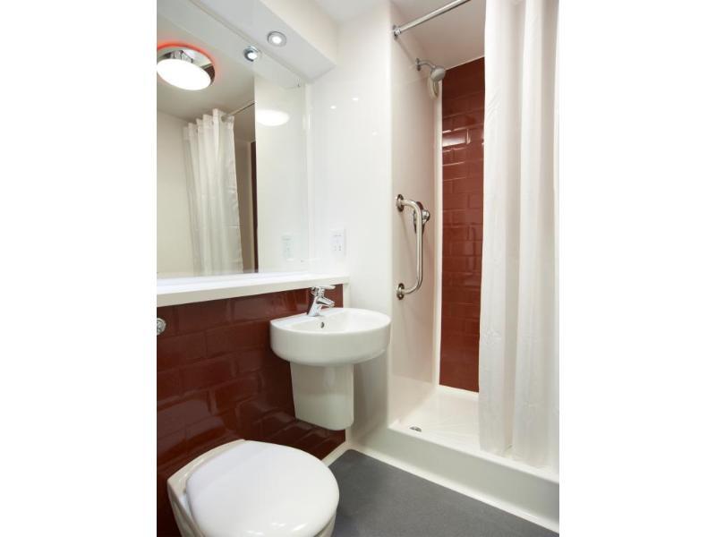 Travelodge Manchester Central Arena Extérieur photo