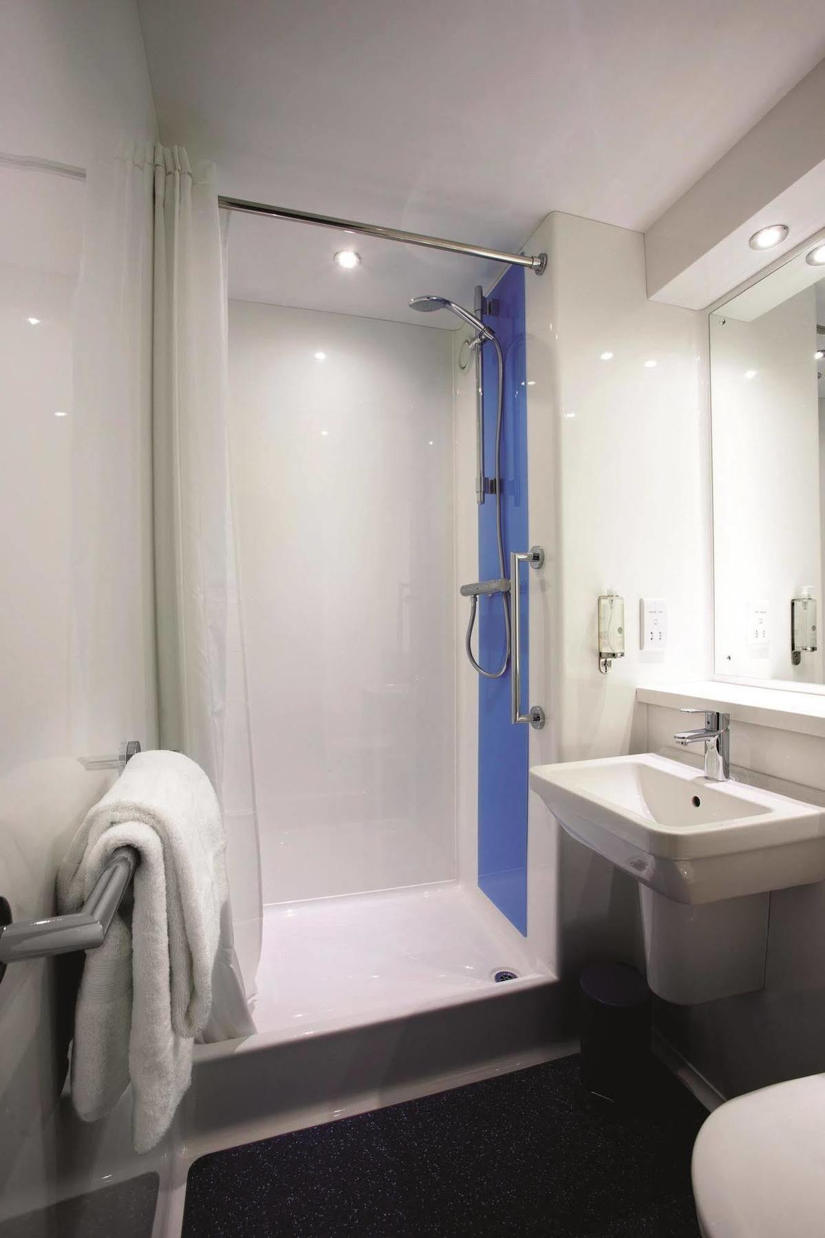 Travelodge Manchester Central Arena Extérieur photo