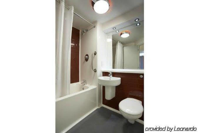 Travelodge Manchester Central Arena Extérieur photo